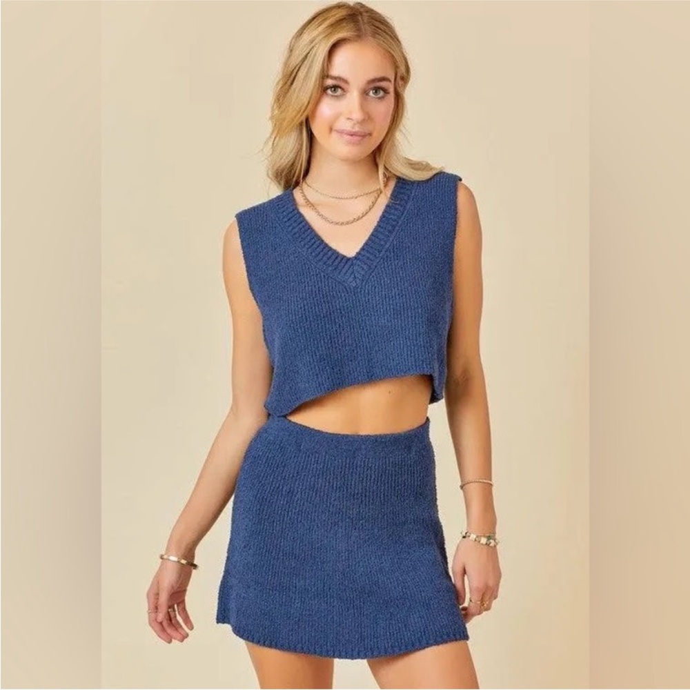 Elegant Blue Knit Skirt Set
